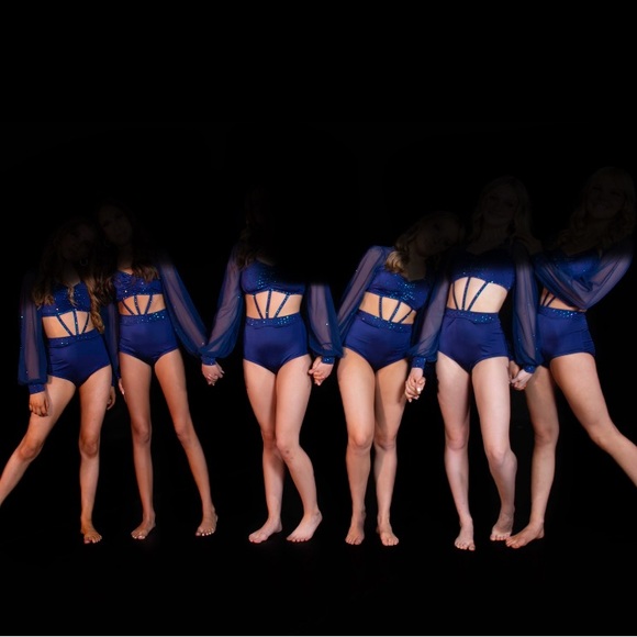 Multiple dance costumes - Picture 14 of 14